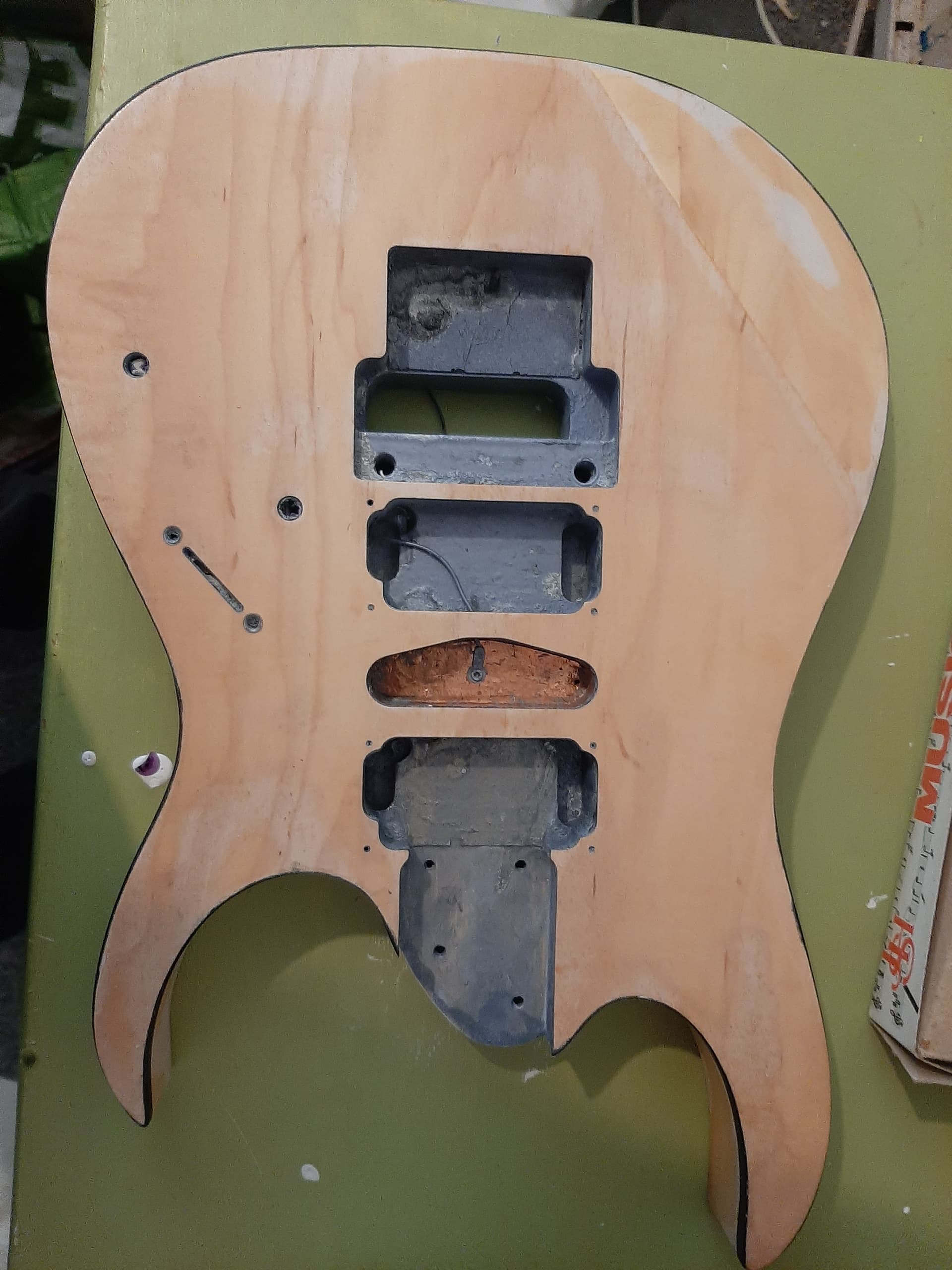 Guitarheads Clear Slanted Pickup Mounting Ring – Humbucker To Single Coil Conversion
